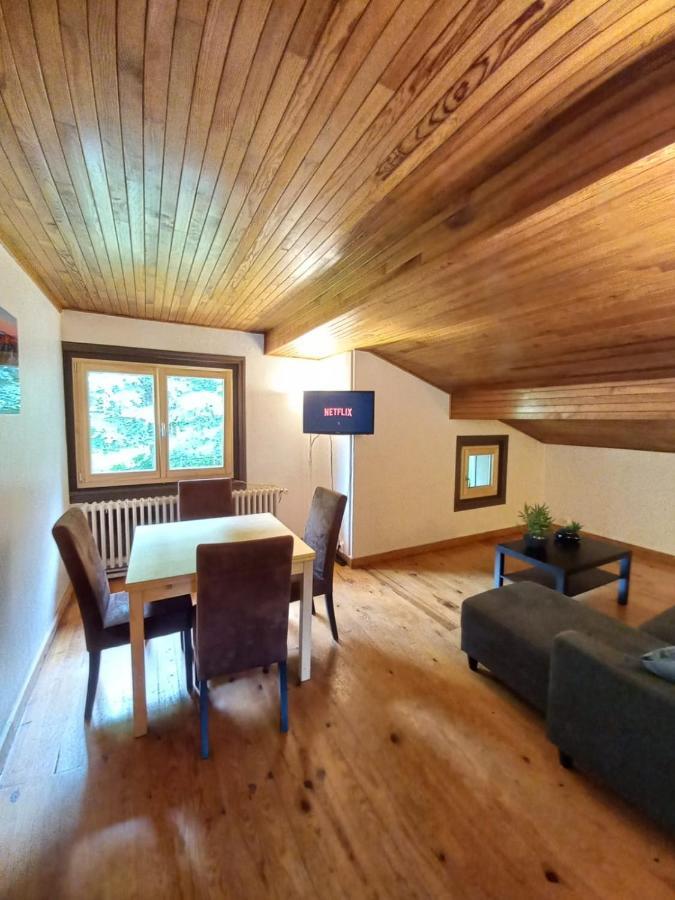 Logement Mansarde Dans Maison Avec Jardin En Bord De Piste, Vue Montagne Les Houches Exterior foto